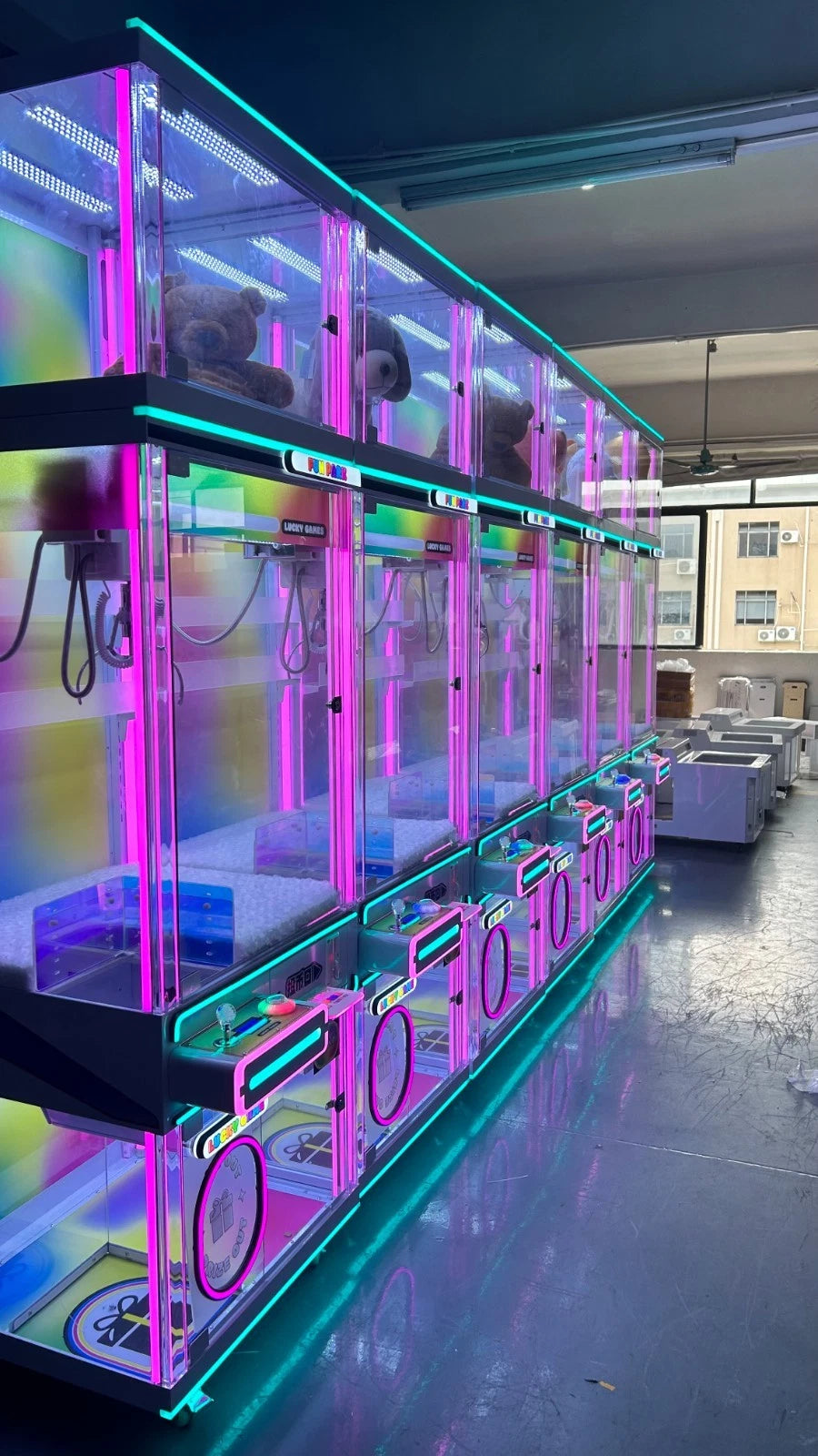 RAINBOW PRIZE CUBE Claw Machine – LED Arcade Crane Game